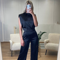 Combinaison noire satinée dos nu