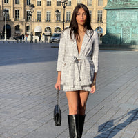 Ensemble blazer et jupe en tweed quadrillé blanc et noir