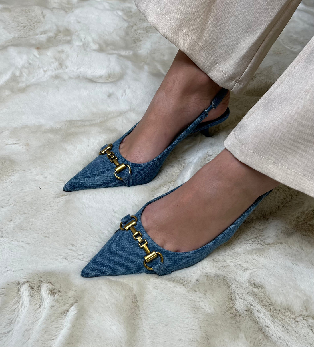 Talons en jean mi-haut avec bride arrière