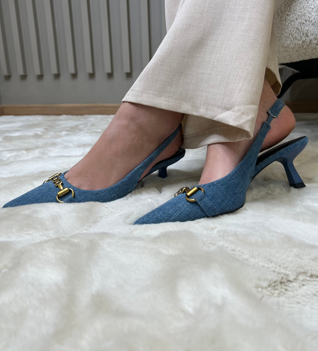 Talons en jean mi-haut avec bride arrière