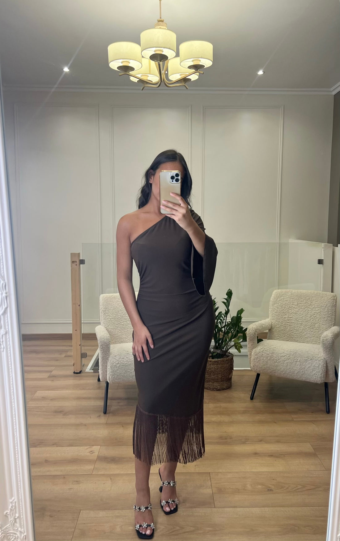 Robe asymétrique à franges marron