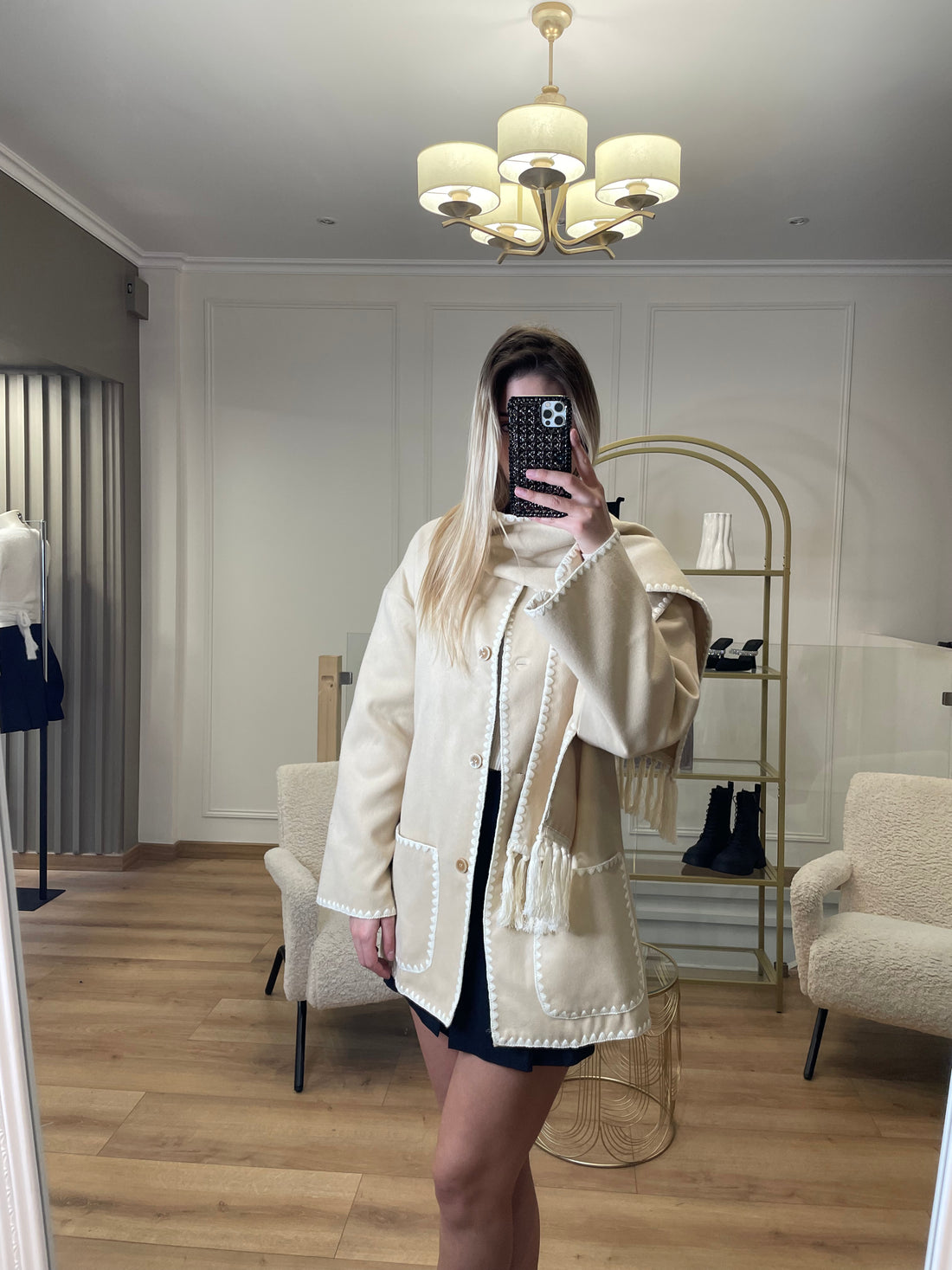 Veste brodée beige