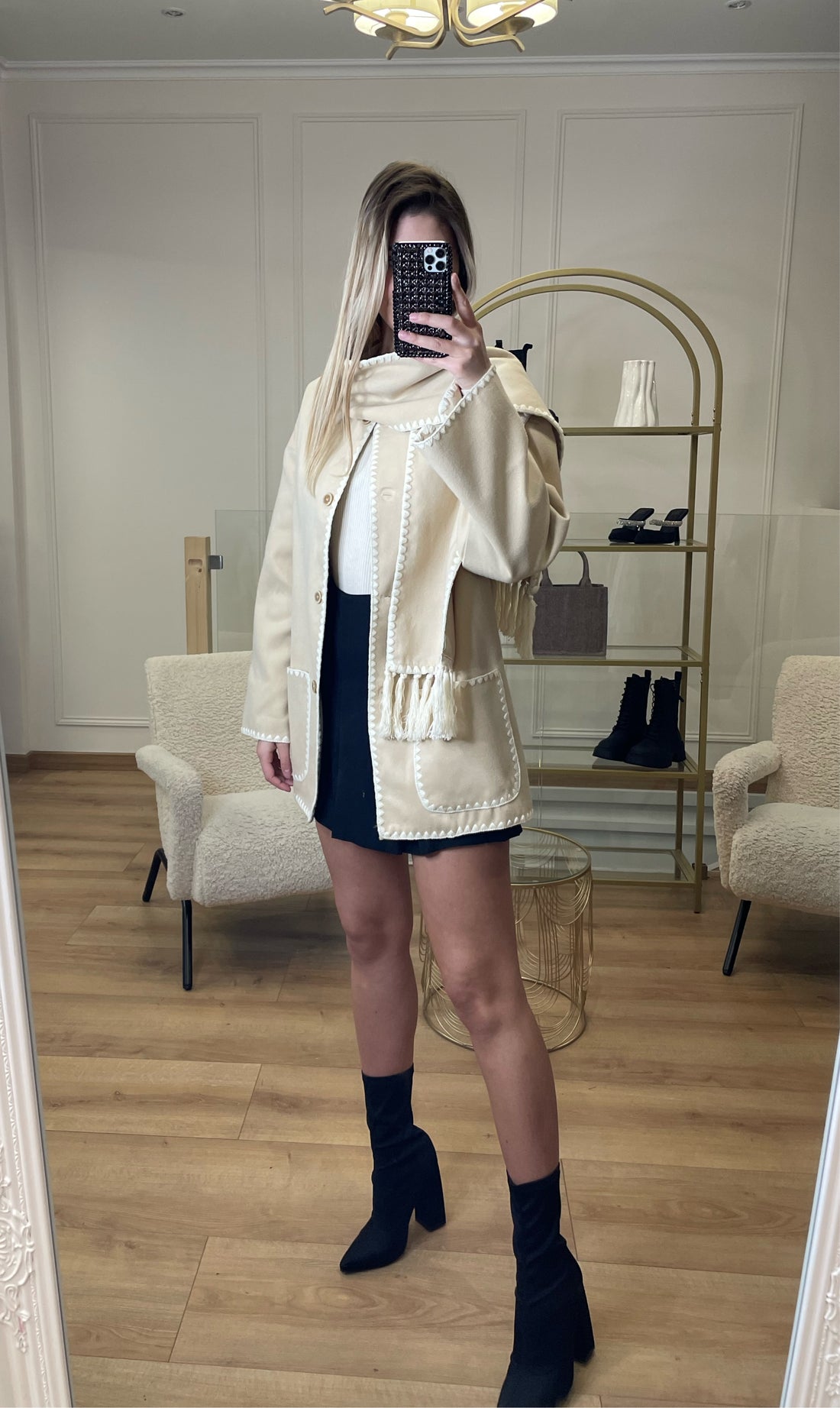 Veste brodée beige