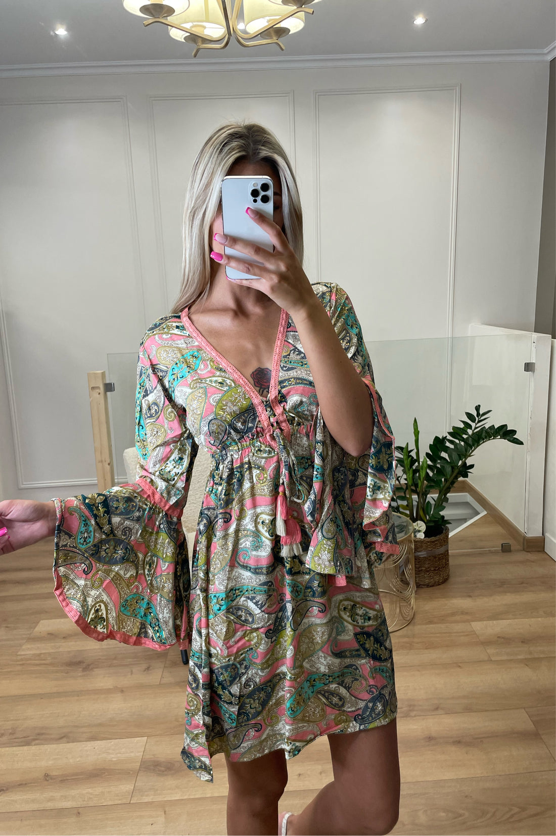 Robe bohème courte à manches longues