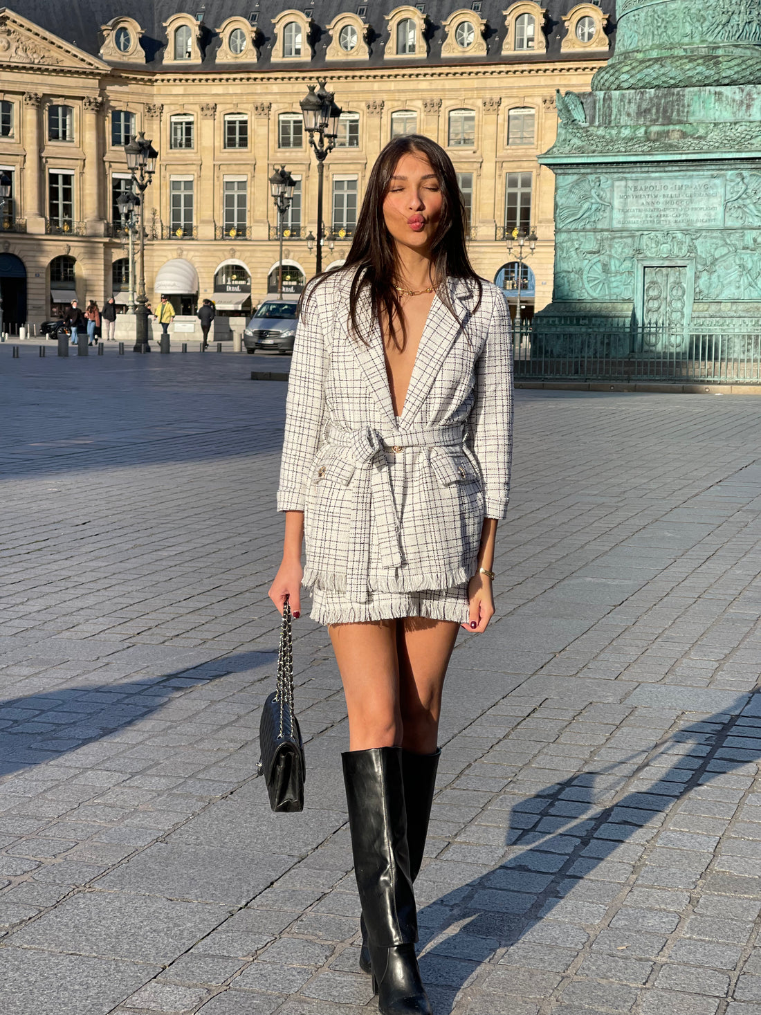 Ensemble blazer et jupe en tweed quadrillé blanc et noir